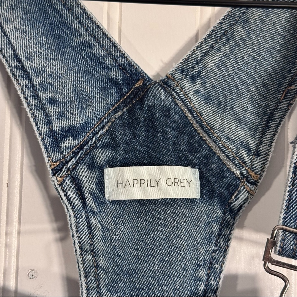 Happily Grey Overalls Medium Wash Denim Raw Hem Women’s Size 1/25 30” Inseam - Picture 9 of 13